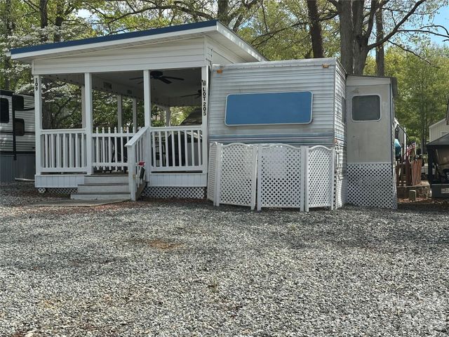 109 Pine Street, New London, NC 28127