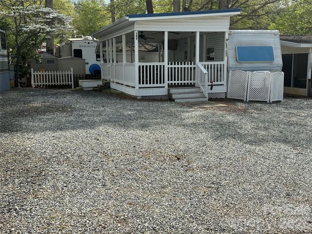 109 Pine Street, New London, NC 28127