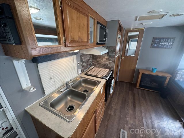 109 Pine Street, New London, NC 28127