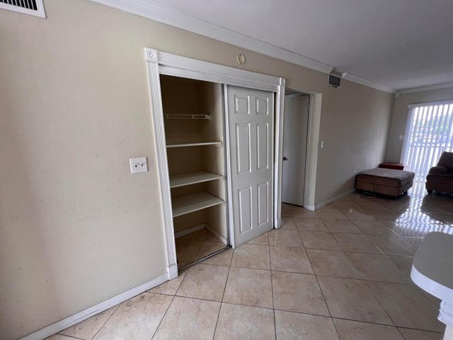 6034 Forest Hill Boulevard 209, West Palm Beach, FL 33415