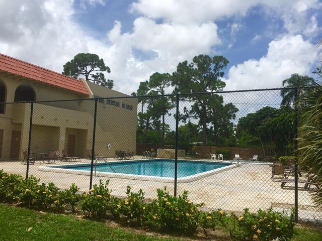 6034 Forest Hill Boulevard 209, West Palm Beach, FL 33415