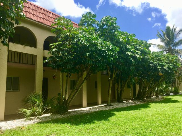 6034 Forest Hill Boulevard 209, West Palm Beach, FL 33415