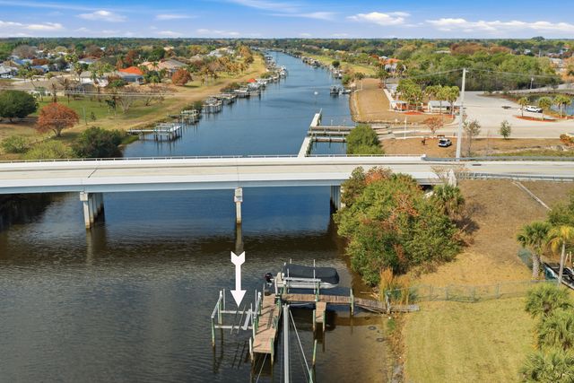 441 SE Pine Road, Port St. Lucie, Port St Lucie, FL 34984