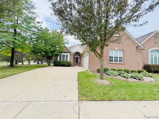 49401 N Glacier, Northville, MI 48168