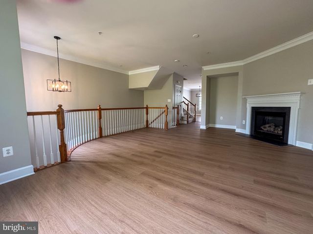 1640 PICCARD DR, Rockville, MD 20850