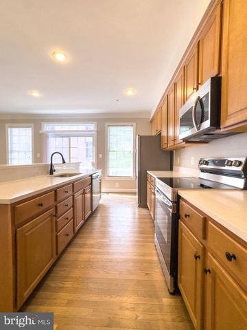 1640 PICCARD DR, Rockville, MD 20850