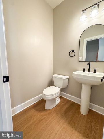1640 PICCARD DR, Rockville, MD 20850