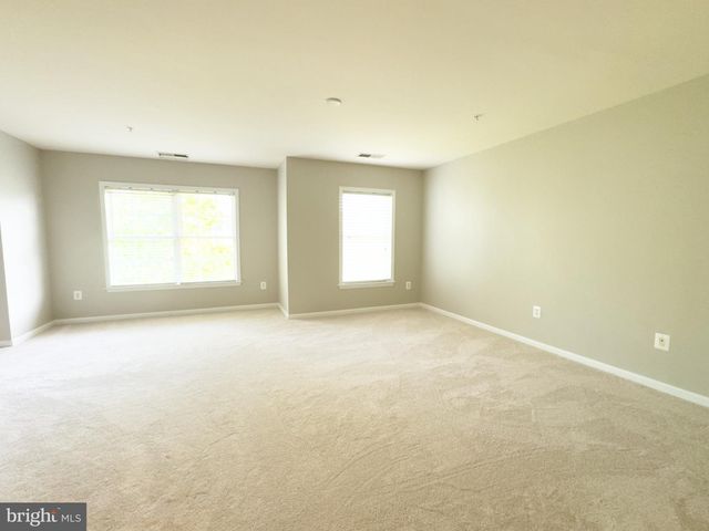1640 PICCARD DR, Rockville, MD 20850