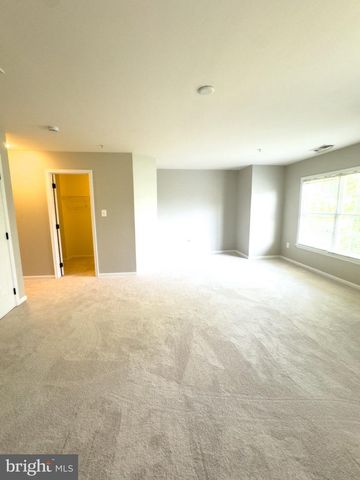 1640 PICCARD DR, Rockville, MD 20850