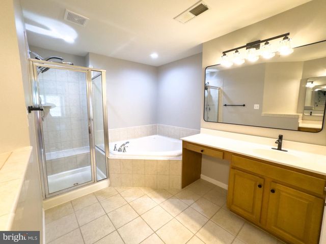 1640 PICCARD DR, Rockville, MD 20850