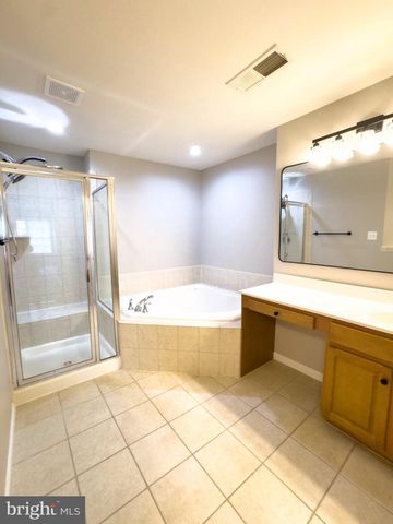 1640 PICCARD DR, Rockville, MD 20850