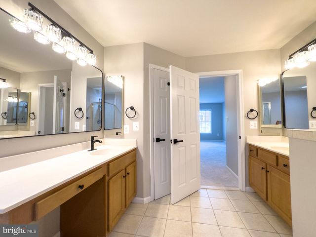 1640 PICCARD DR, Rockville, MD 20850