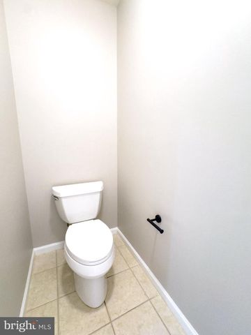 1640 PICCARD DR, Rockville, MD 20850