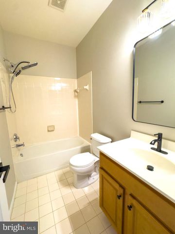 1640 PICCARD DR, Rockville, MD 20850