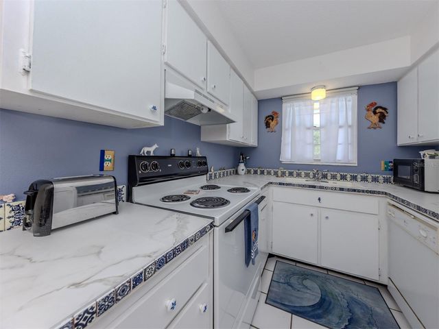 537 MANATEE CT 204, Venice, FL 34285