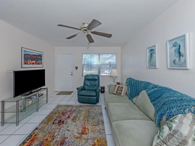 537 MANATEE CT 204, Venice, FL 34285