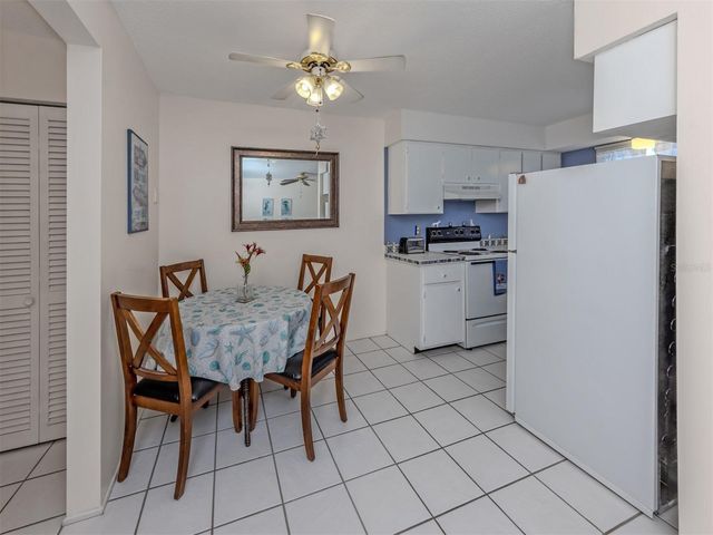 537 MANATEE CT 204, Venice, FL 34285