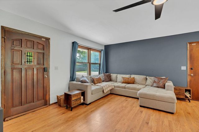 2902 W 30th St S, Wichita, KS 67217