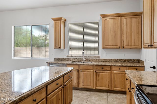 3111 E CANYON CREEK Drive, Gilbert, AZ 85295