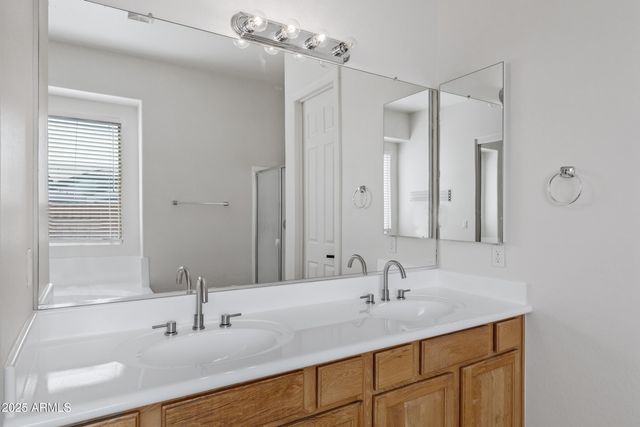 3111 E CANYON CREEK Drive, Gilbert, AZ 85295