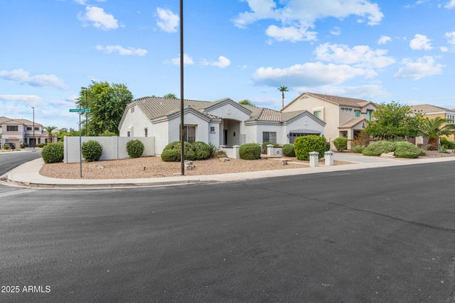 3111 E CANYON CREEK Drive, Gilbert, AZ 85295