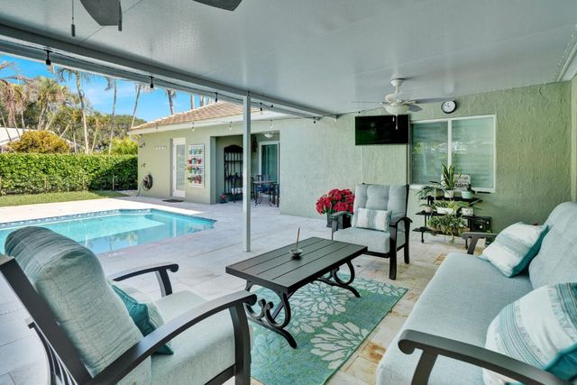 10299 Hunt Club Lane, Palm Beach Gardens, FL 33418