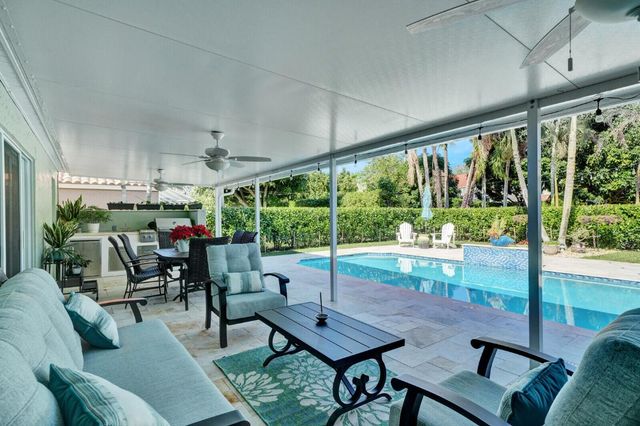 10299 Hunt Club Lane, Palm Beach Gardens, FL 33418