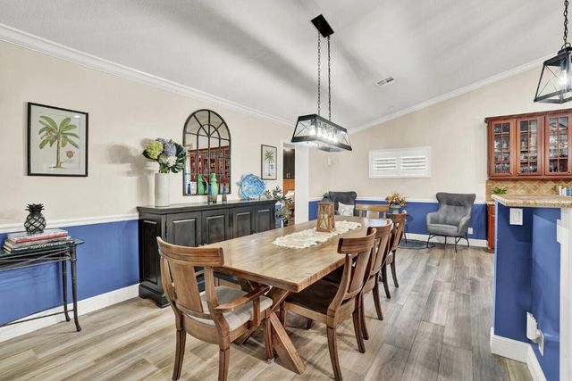 10299 Hunt Club Lane, Palm Beach Gardens, FL 33418