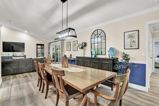 10299 Hunt Club Lane, Palm Beach Gardens, FL 33418