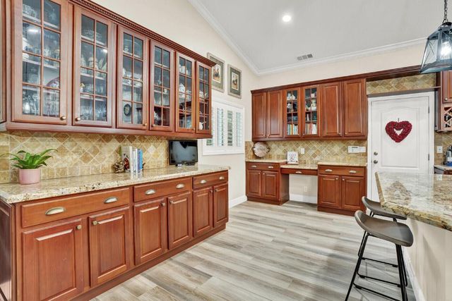 10299 Hunt Club Lane, Palm Beach Gardens, FL 33418