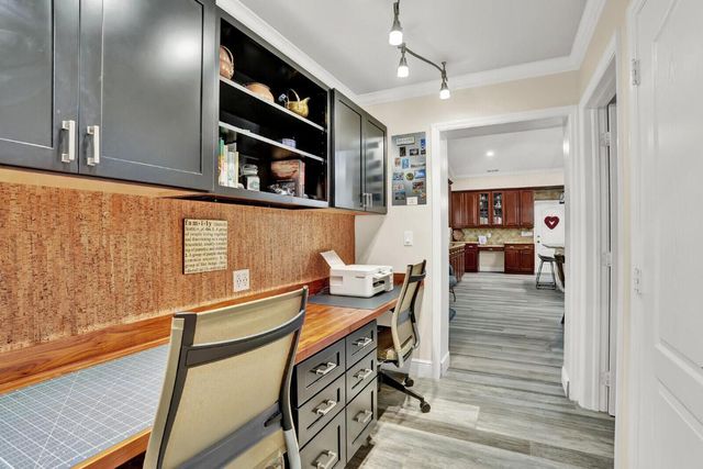 10299 Hunt Club Lane, Palm Beach Gardens, FL 33418