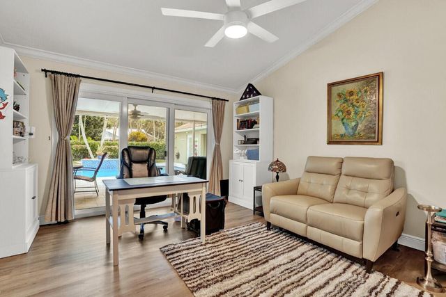 10299 Hunt Club Lane, Palm Beach Gardens, FL 33418