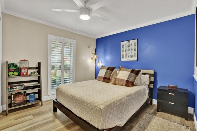 10299 Hunt Club Lane, Palm Beach Gardens, FL 33418