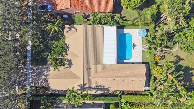 10299 Hunt Club Lane, Palm Beach Gardens, FL 33418