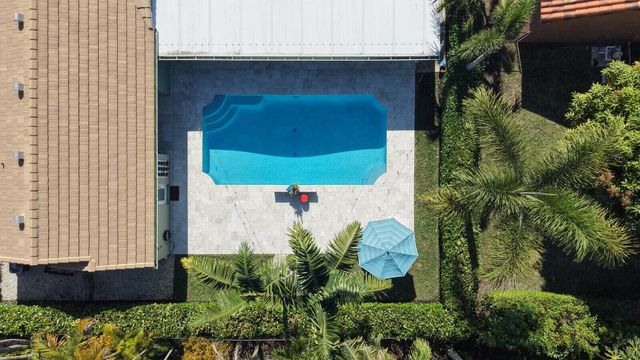 10299 Hunt Club Lane, Palm Beach Gardens, FL 33418