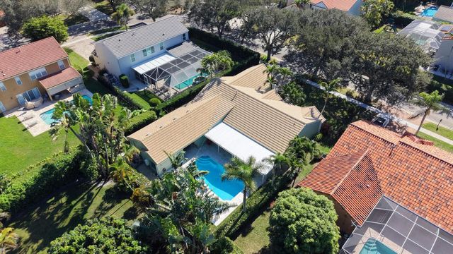 10299 Hunt Club Lane, Palm Beach Gardens, FL 33418