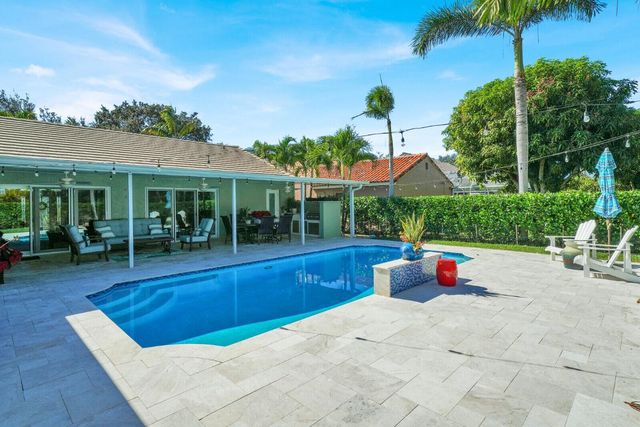 10299 Hunt Club Lane, Palm Beach Gardens, FL 33418