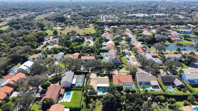 10299 Hunt Club Lane, Palm Beach Gardens, FL 33418