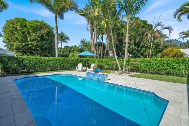 10299 Hunt Club Lane, Palm Beach Gardens, FL 33418