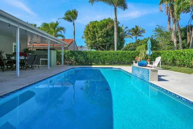 10299 Hunt Club Lane, Palm Beach Gardens, FL 33418