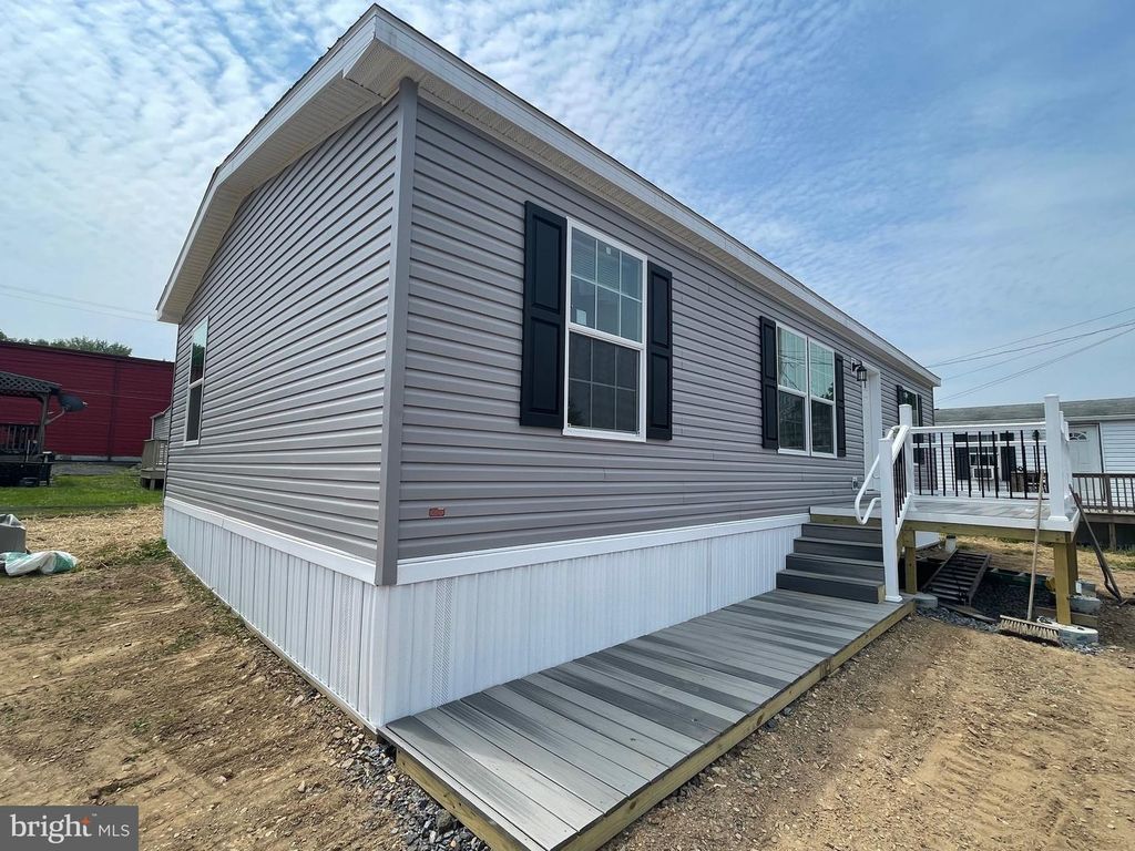 11 KING LANE, Schuylkill Haven, PA 17972
