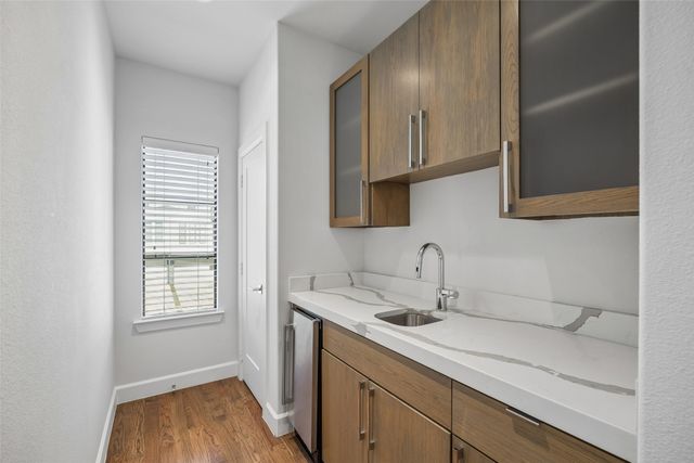 2319 N Prairie Avenue, Dallas, TX 75204