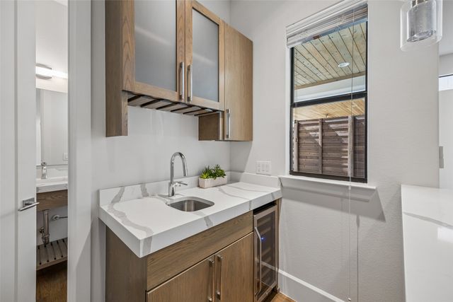 2319 N Prairie Avenue, Dallas, TX 75204