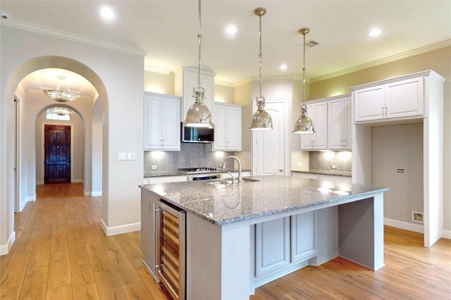 8870 Van Allen Drive, Spring, TX 77381