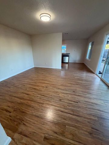 5930 Saddleback Way, Sacramento, CA 95823