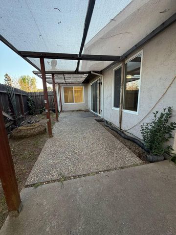 5930 Saddleback Way, Sacramento, CA 95823