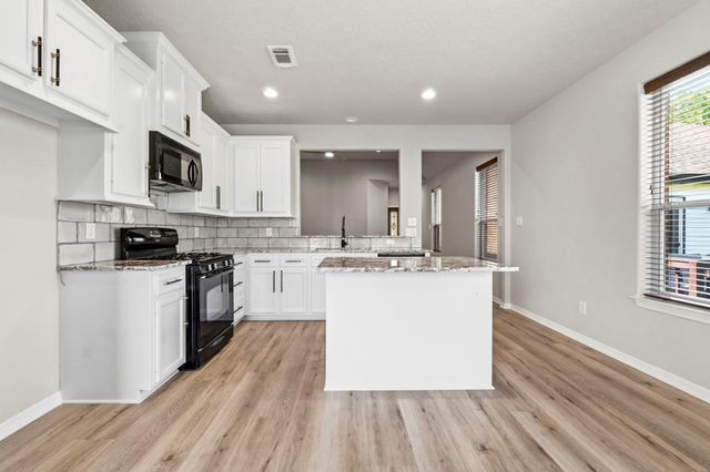 136 April Cove, Conroe, TX 77356