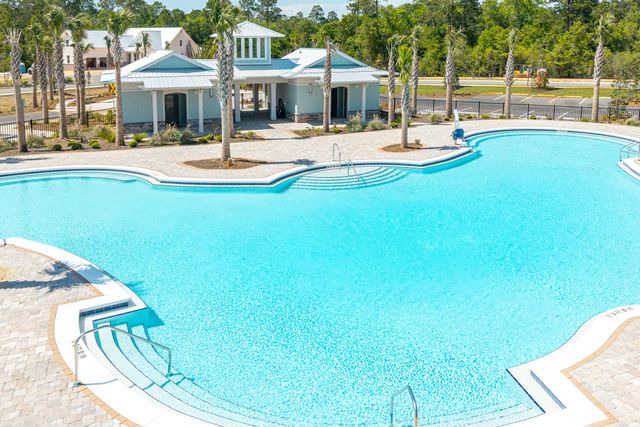 61 E Grizzly Street, Freeport, FL 32439