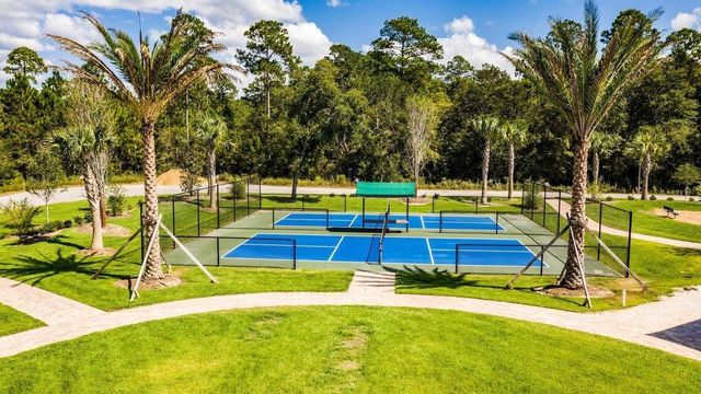61 E Grizzly Street, Freeport, FL 32439