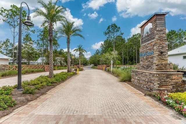 61 E Grizzly Street, Freeport, FL 32439